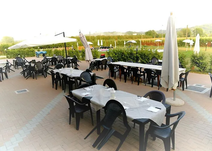 Cascina Vecchia בית הארחה Calamandrana