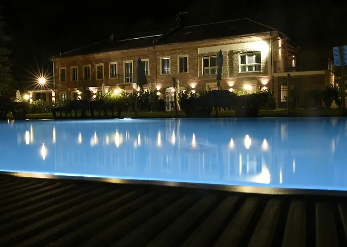 Cascina Vecchia 3* Calamandrana