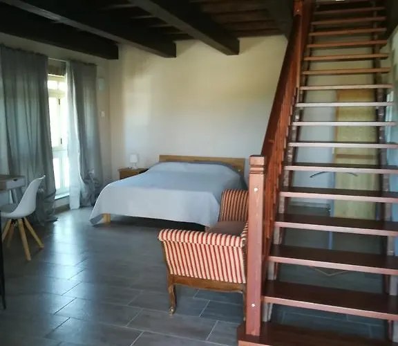 Cascina Vecchia בית הארחה Calamandrana