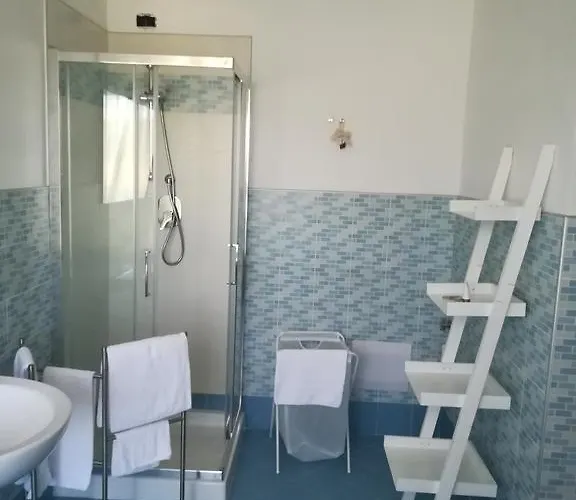Cascina Vecchia 3* Calamandrana